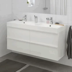 GODMORGON / BRÅVIKEN